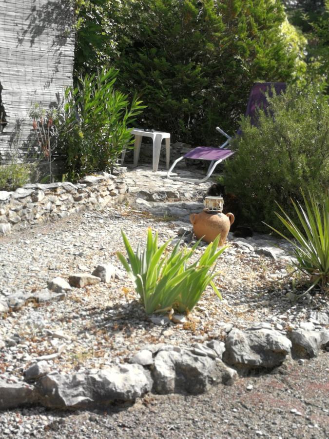 Petit Studio Atypique Et Cosy En Provence Saint-Étienne-les-Orgues Zewnętrze zdjęcie
